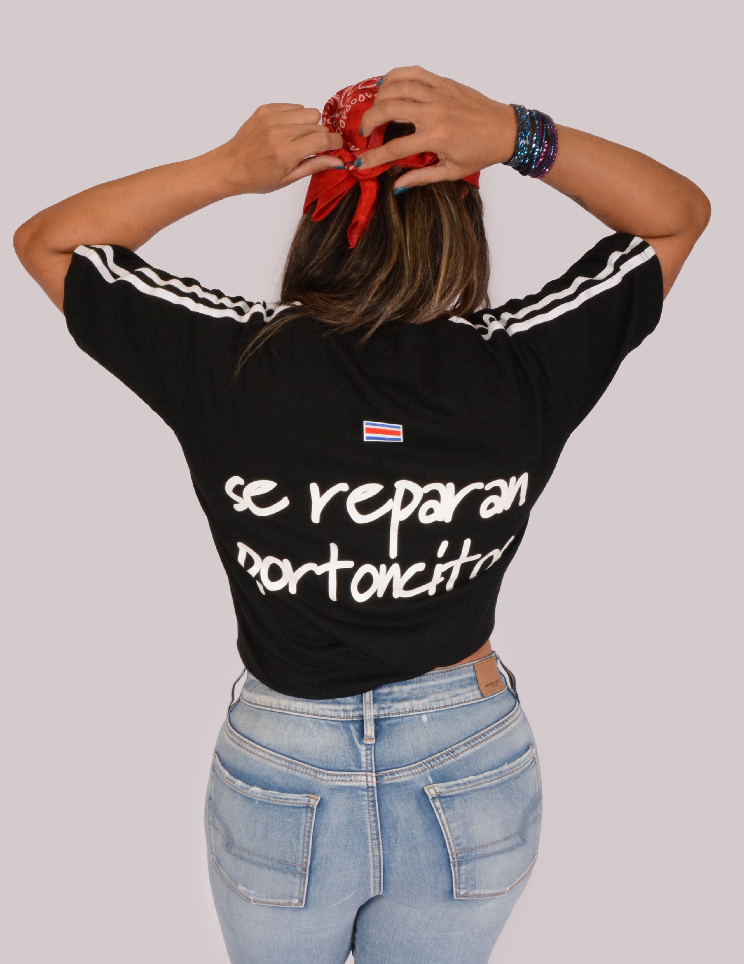 Camiseta “Se reparan portoncitos”.