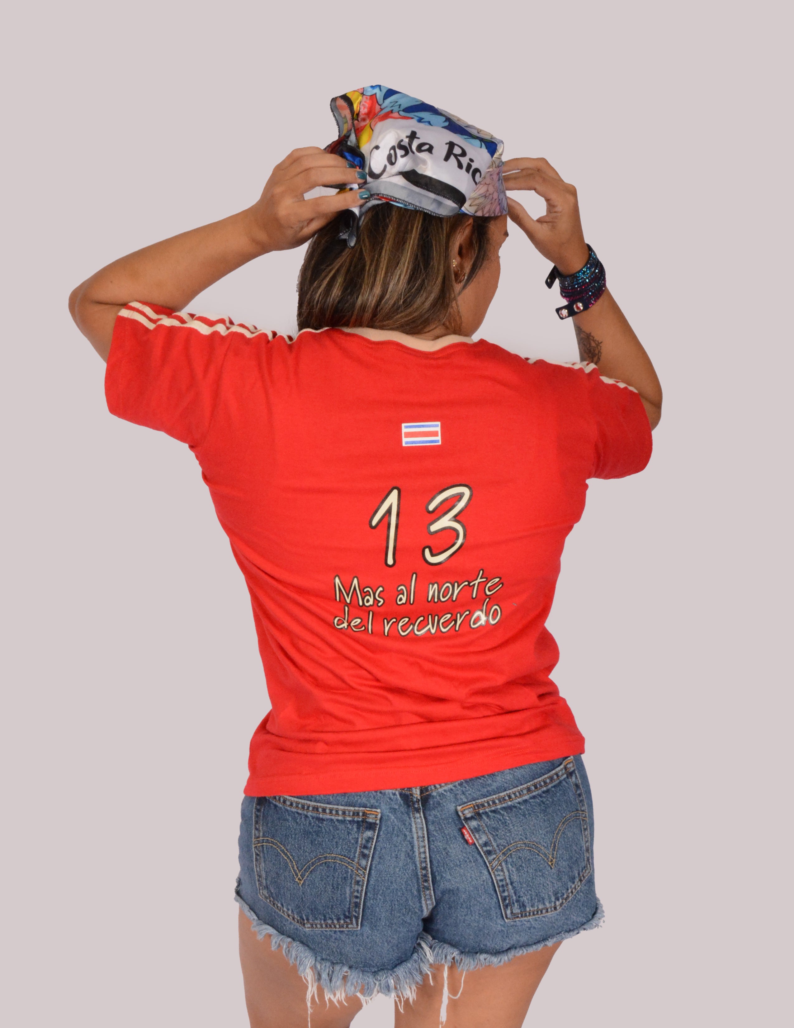 Camiseta “Mas al norte del recuerdo”.